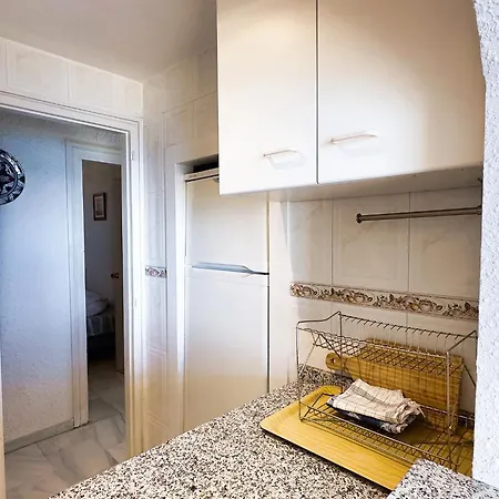 Skol 935 - Cozy 2-bedroom With Amazing Sea Views * Μαρμπέλλα