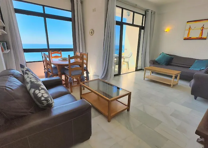 Skol 935 - Cozy 2-bedroom With Amazing Sea Views شقة